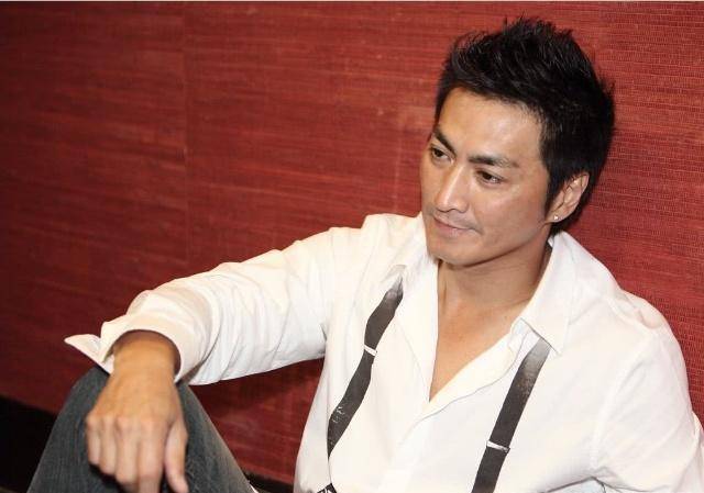 何家劲迎来59岁生日,邹兆龙卢惠光齐聚庆生,昔日反派成慈祥大叔_角色