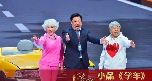 周杰伦的《告白气球》融合魔术表演,李易峰江疏影和景甜的亮眼组合