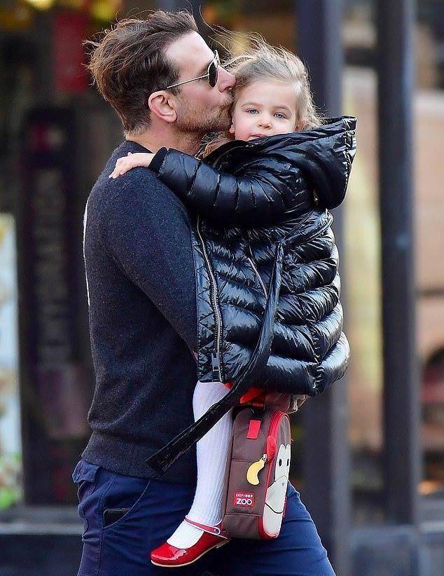 据《每日邮报》3月10日消息,布拉德利·库珀(bradleycooper)被网友拍