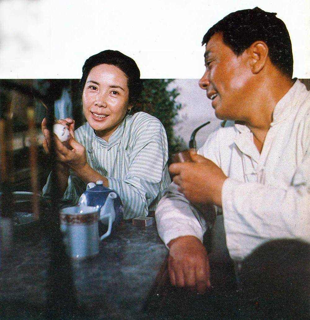 郑振瑶的丈夫,是她在儿童剧团学表演时的老师,名叫游惠海,比郑振瑶大