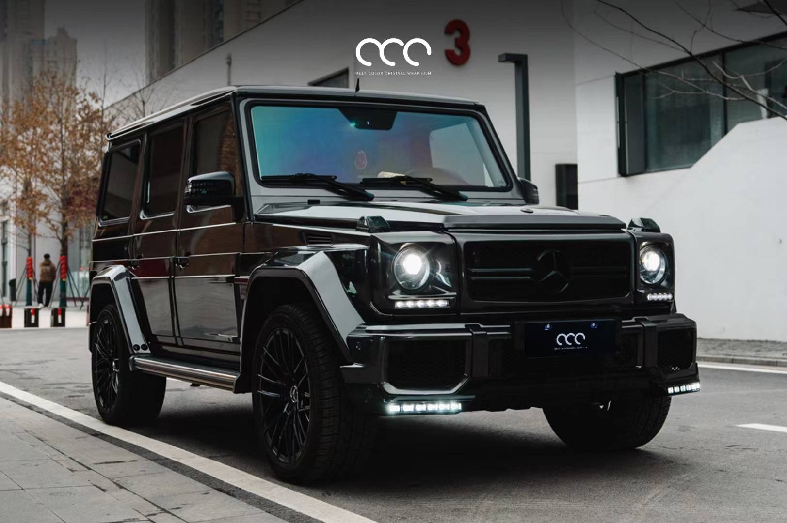 奔驰g级漫彩改色膜液态金属枪灰,沉稳老练 气势凌人