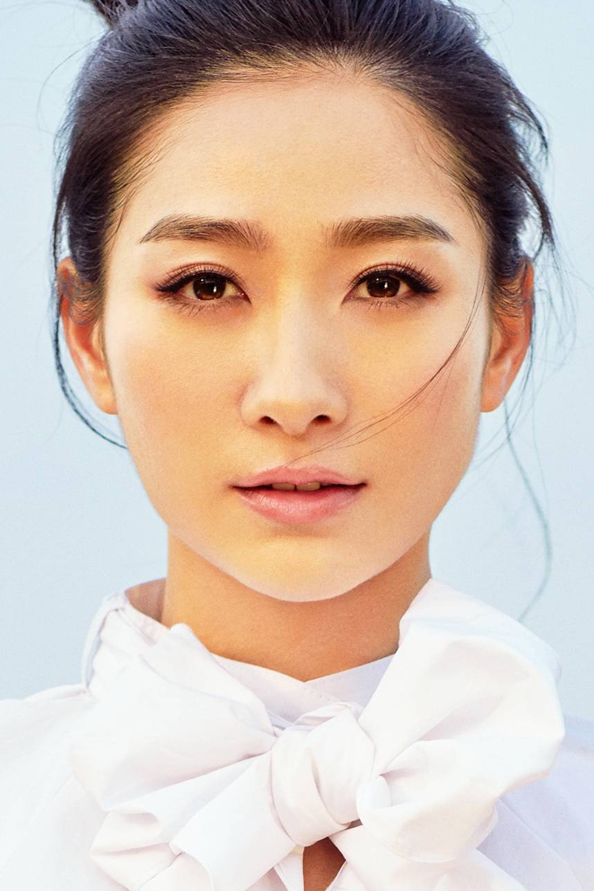 演员陶昕然发博寻找五年前飞机邻座男士,想请他看自己的首映电影_微博