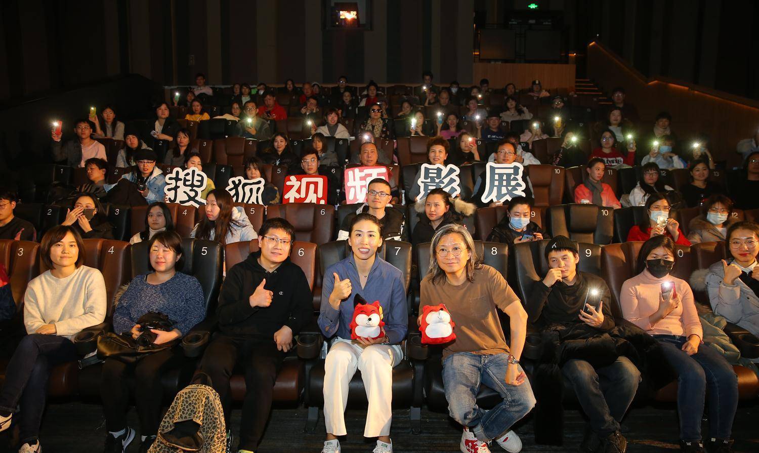 陈可辛夸易烊千玺特别有灵气:我肯定会拍他一次,他真的是太好了_排球