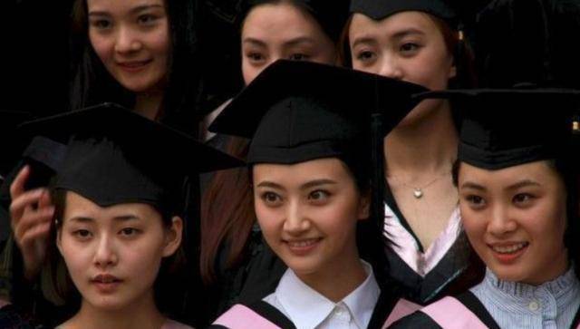 柴碧云:景甜的同学,演过夏至未至,如今在山海情中扮演得福媳妇_高书记