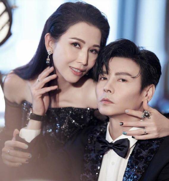 蔡少芬发文庆祝结婚14周年纪念日,张晋出差都不忘表白老婆_工作_孩子