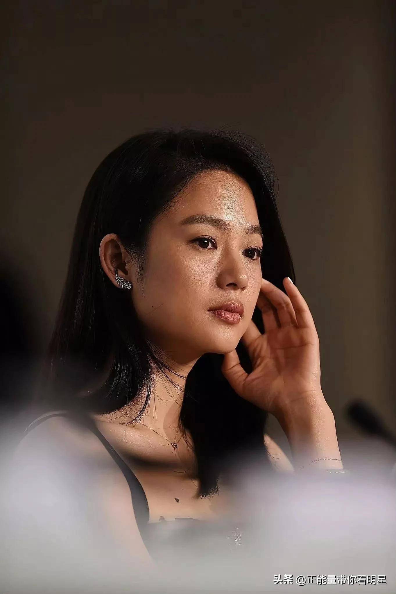 周韵身材性感傲人,导演姜文眼光真毒啊_娱乐_明星_文章