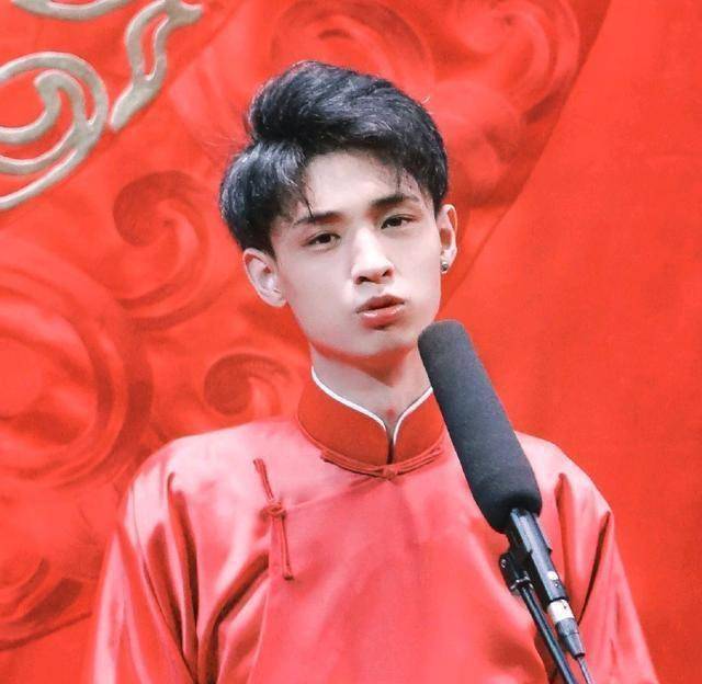 从喜欢秦霄贤到喜欢德云社,我变成了花心大萝卜_相声_传统_老秦