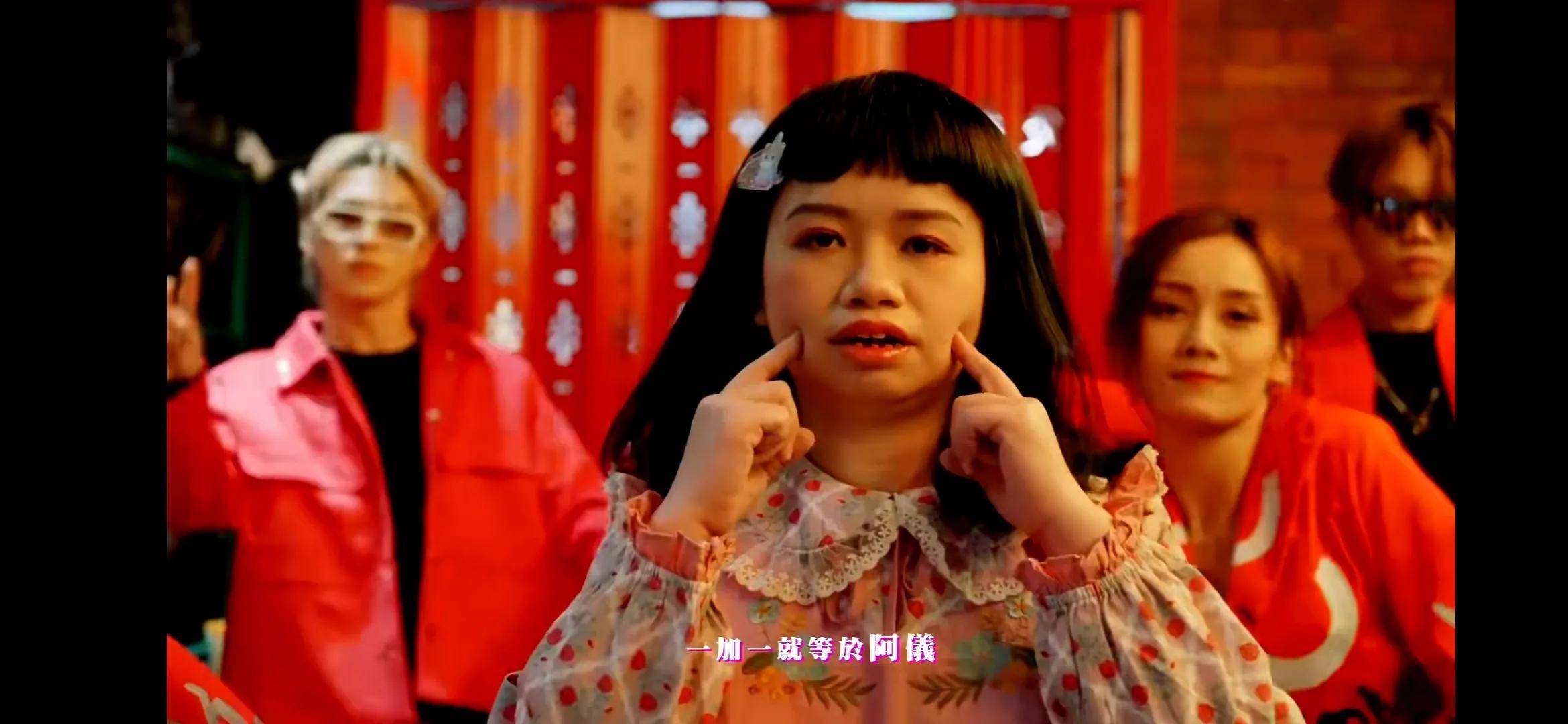 “亚视一姐”为何会成当今顶流?_薛影仪_于阿仪_香港
