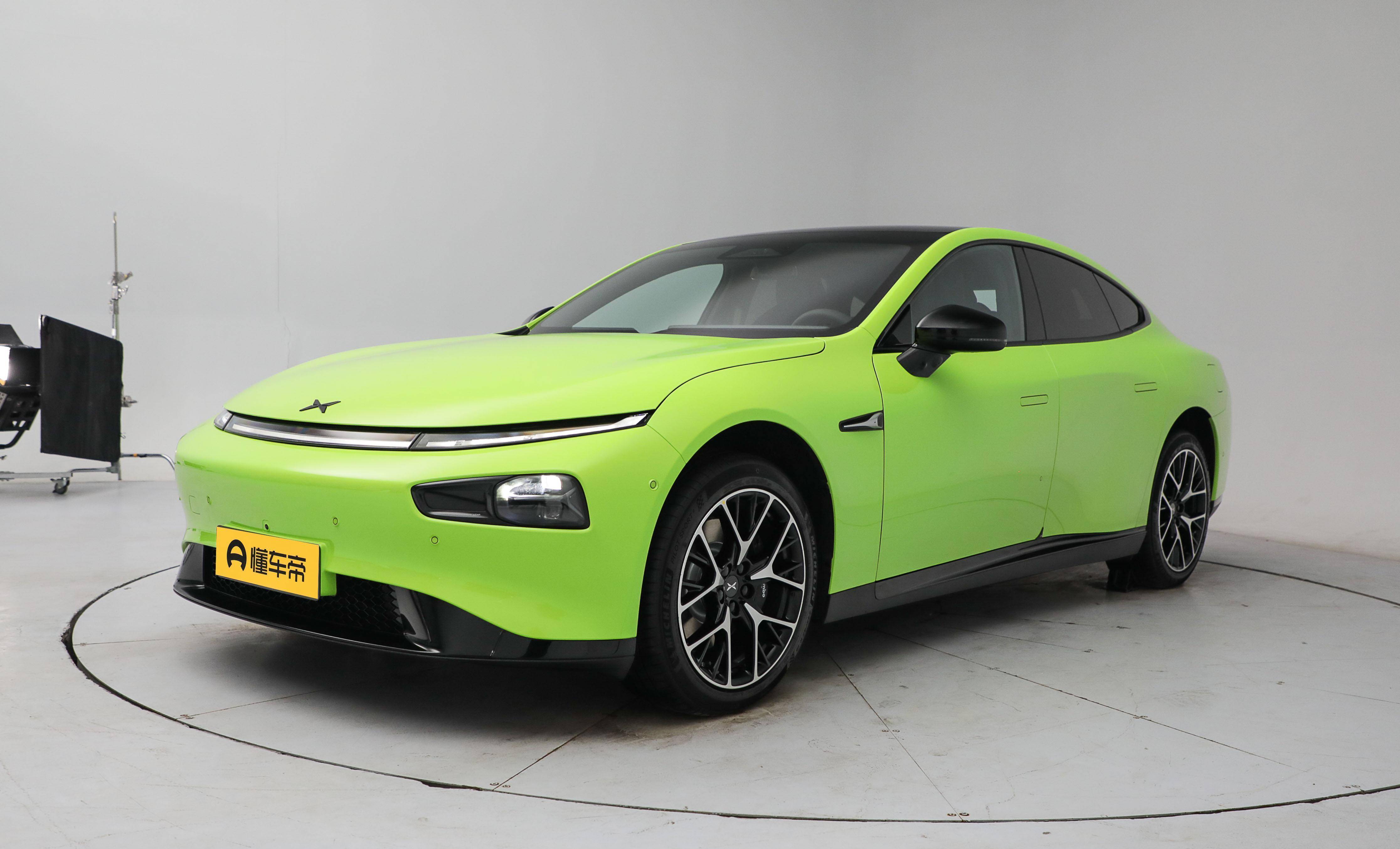 下面介绍一款同级别的新能源车型——小鹏p7 2023款,该车与ds9为竞品