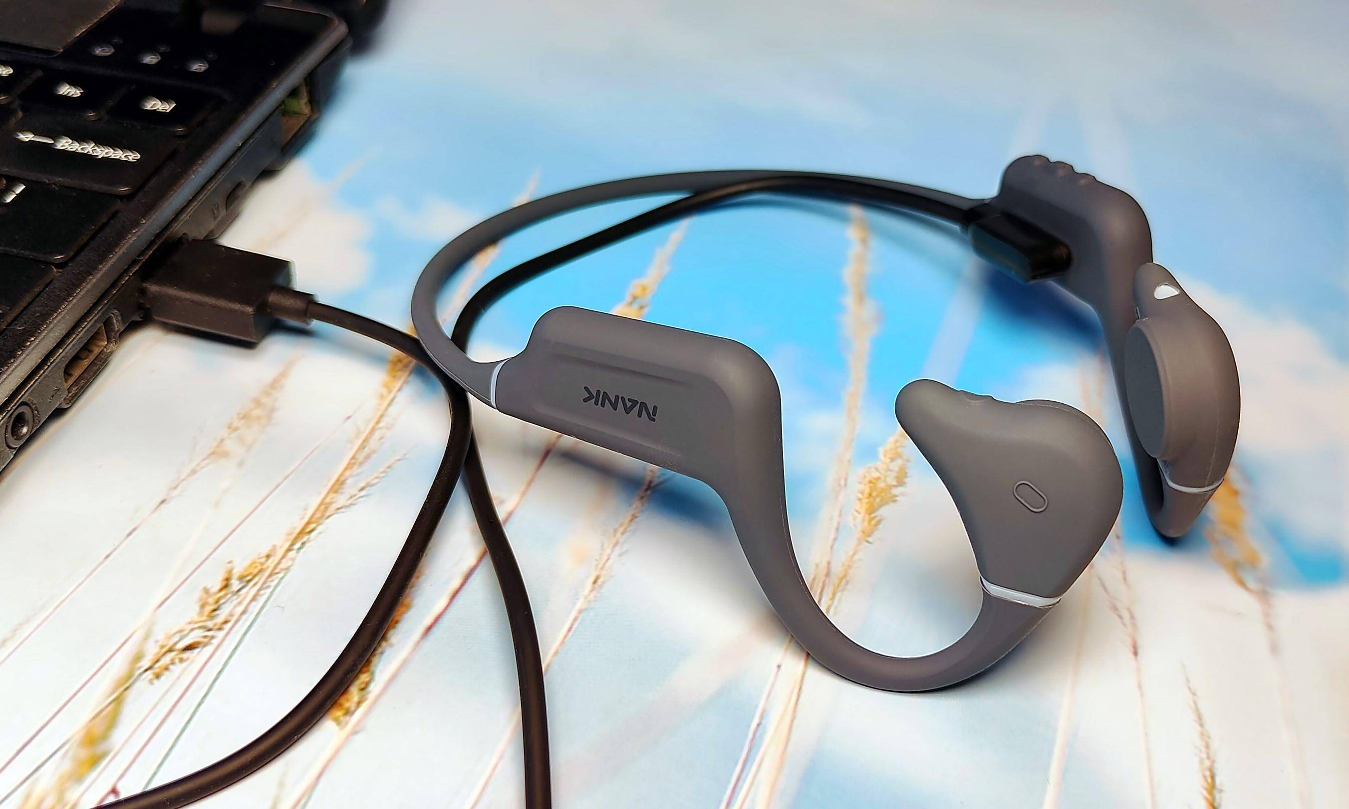 骨传导天然优势,潜水时也能听歌——南卡runner pro4s耳机测评_充电