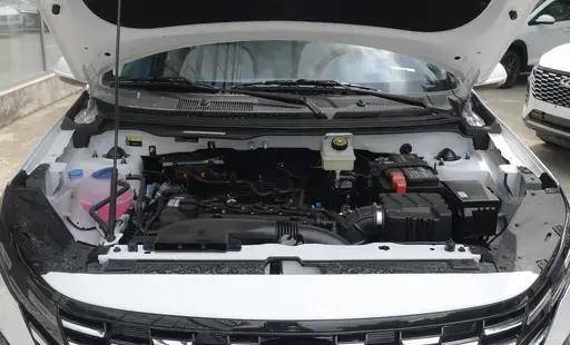 5l自然吸气发动机,最大功率为85kw,峰值扭矩为143n·m,分别匹配5挡