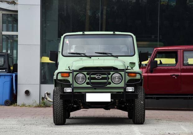 帆布变硬顶,老北京212再换代,加入铆钉设计,气场媲美牧马人!