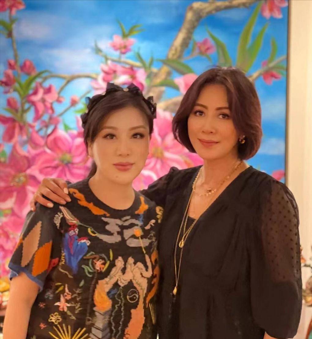 吕良伟晒古色古香豪宅装修,他太会投资每年副业收入超2亿_香港_杨小娟