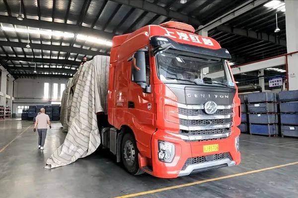 往返2000公里油耗29l红岩杰狮h6牵引车是如何做到的|卡车之友网