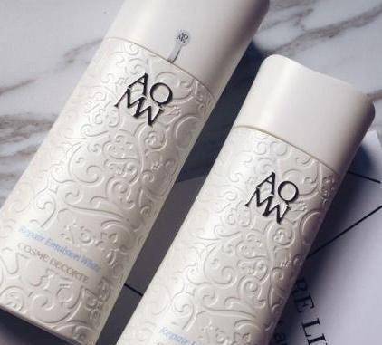 蜜丝佛陀 粉嫩持妆粉底液.