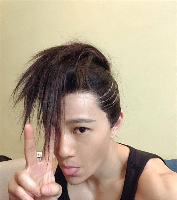 变身肌肉型男,网友直呼认不出_薰衣草_霍建华_台湾