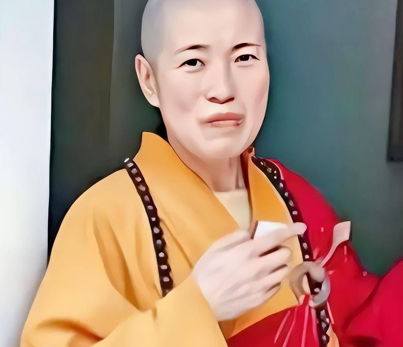 寺庙尼姑释智定:和两个和尚假结婚,开豪车住豪宅,僧袍里穿黑丝_生活