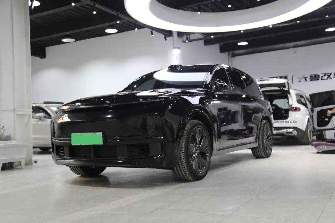 理想l9济南欧瑟全车装贴oviio隐形车衣 xblack黑武士窗膜 全车黑化