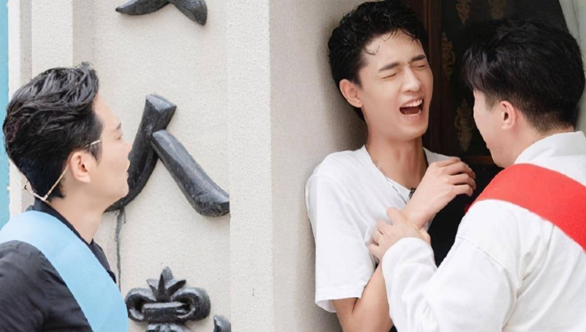 郭德纲否认郭麒麟养活德云社,花样吐槽儿子抠门_扇子_什么_大旗