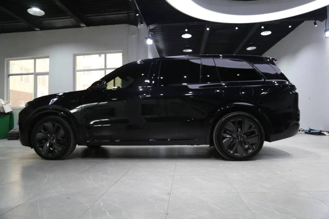 理想l9济南欧瑟全车装贴oviio隐形车衣 xblack黑武士窗膜 全车黑化