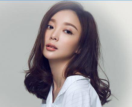 广西美女歌手汪小敏人长得漂亮,歌唱得不错,为什么没能大红大紫?