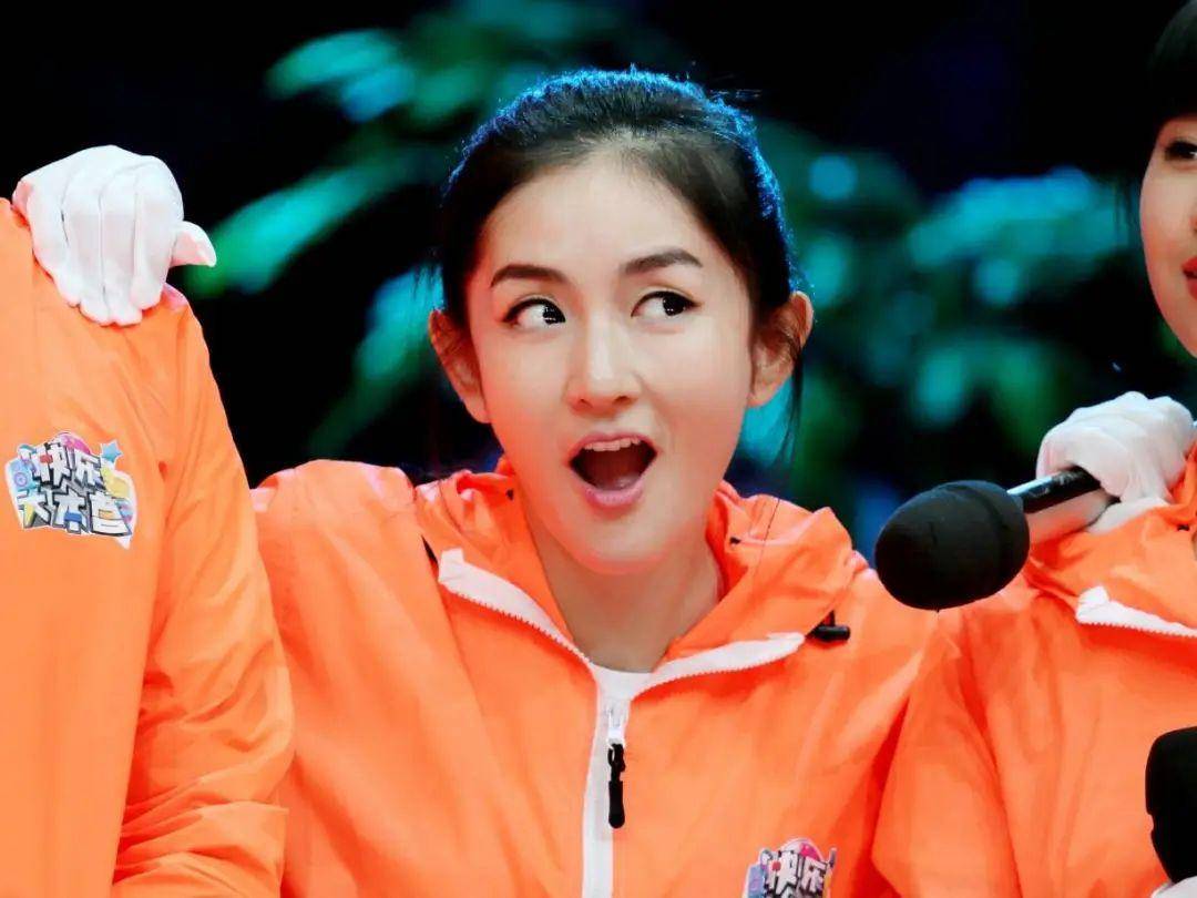 谢娜这一哭,伴随在她身上的3个"未解之谜",是时候该解开了
