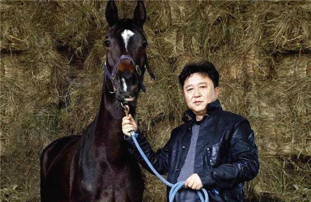 郭德纲开奔驰,岳云鹏开奥迪,看到于谦座驾,网友:这是真大爷_普拉多