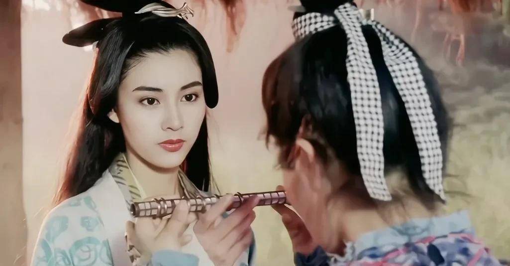 一直没发现杨丽菁这么美,男装的她竟不输大美女公主造型的李嘉欣_古装