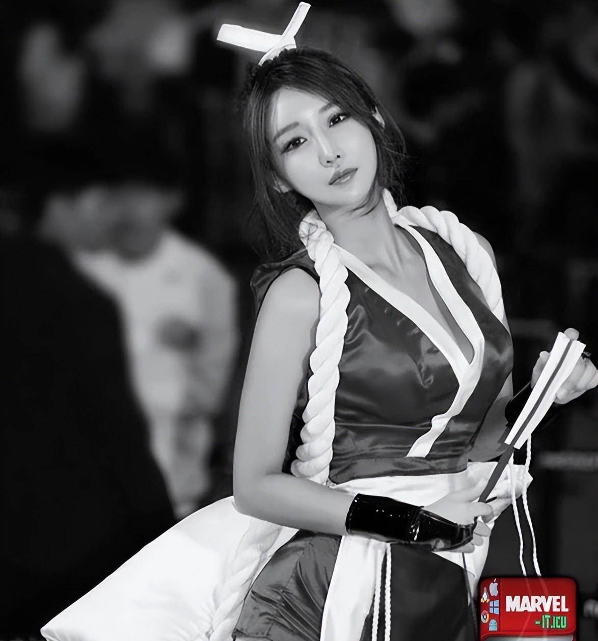 柳多妍-火辣的新圈女郎,f1常驻赛车女王_观众_面孔_网友