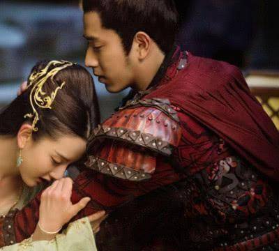 宋祖儿在《九州缥缈录》中,和男二号陈若轩有吻戏,和男一号刘昊然没有