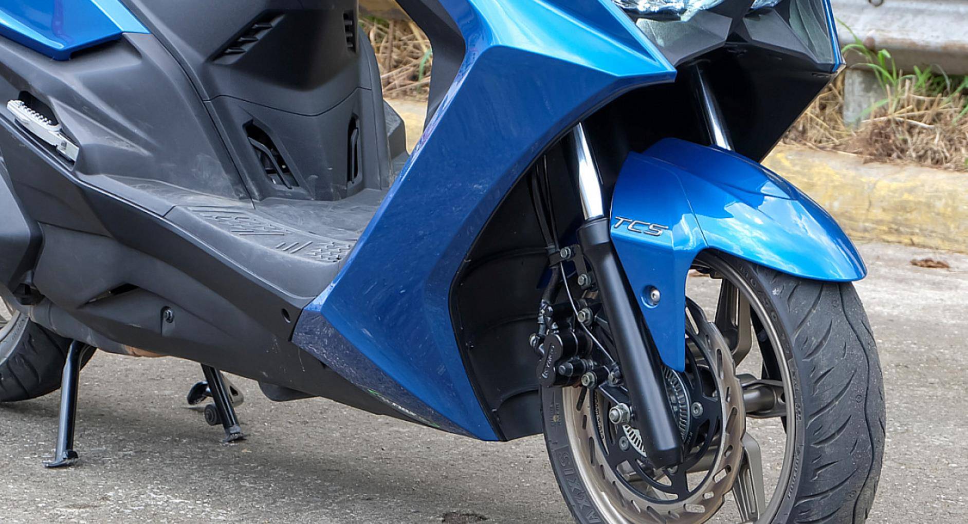 性能平踏板摩托,光阳krv180,性价比高于pcx和nmax_搜狐汽车_搜狐网