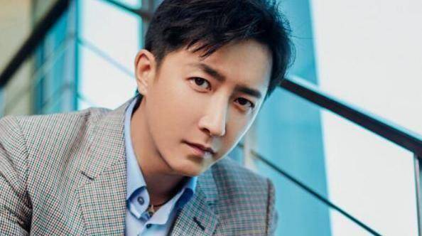 并没有给他带来多大影响,可包贝尔婚礼上"闹伴娘"风波闹大后,韩庚顿时