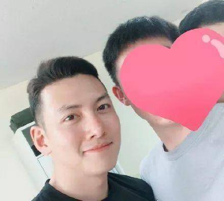 此外,服役期间池昌旭还与姜河那,金圣圭欧巴参演了军方制作的音乐剧