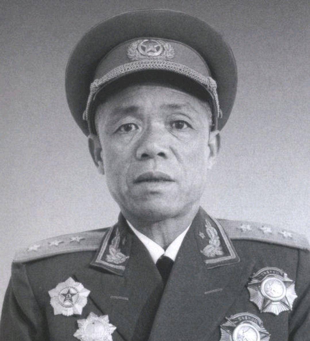 福州军区最强阵容，司令员政委是上将，两位副司令员也是上将