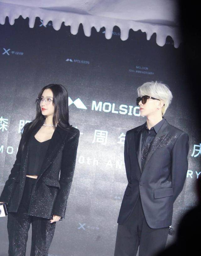 黄旭熙:baby姐带我们去玩了,蔡徐坤却被诟病,发合照疑似回应_网友