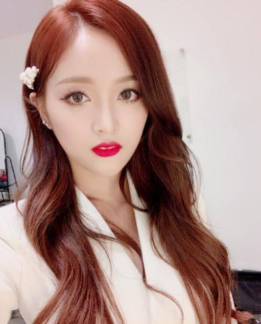 火箭少女放飞自我,赖美云素颜差距大,她还在众人面前直接放屁!