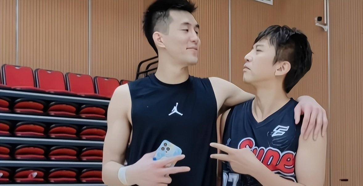辽篮最新消息:邓超送郭少礼物,冠军教练重拳出击,韩国接班人离队_杨鸣