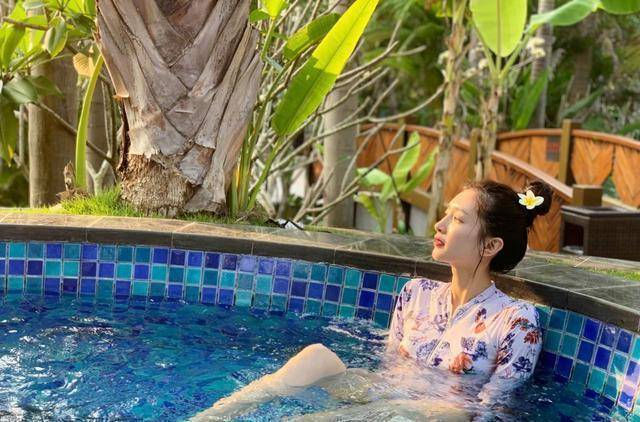 男友视角"泳装照,扬言第二天删除:大长腿若隐若现_赵丽颖_杨幂_刘诗诗