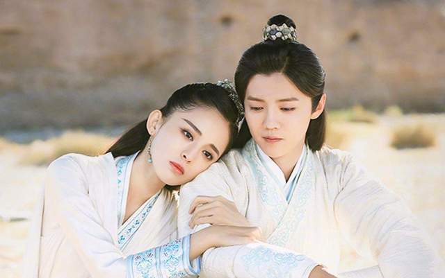 古力娜扎遭黑往事:与张翰恋爱与顶流绯闻还被曝亲密照_恋情_鹿晗_什么