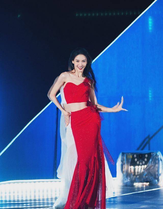 金晨这那里是跳舞啊,这分明是在勾魂!_舞蹈_动作_姐姐