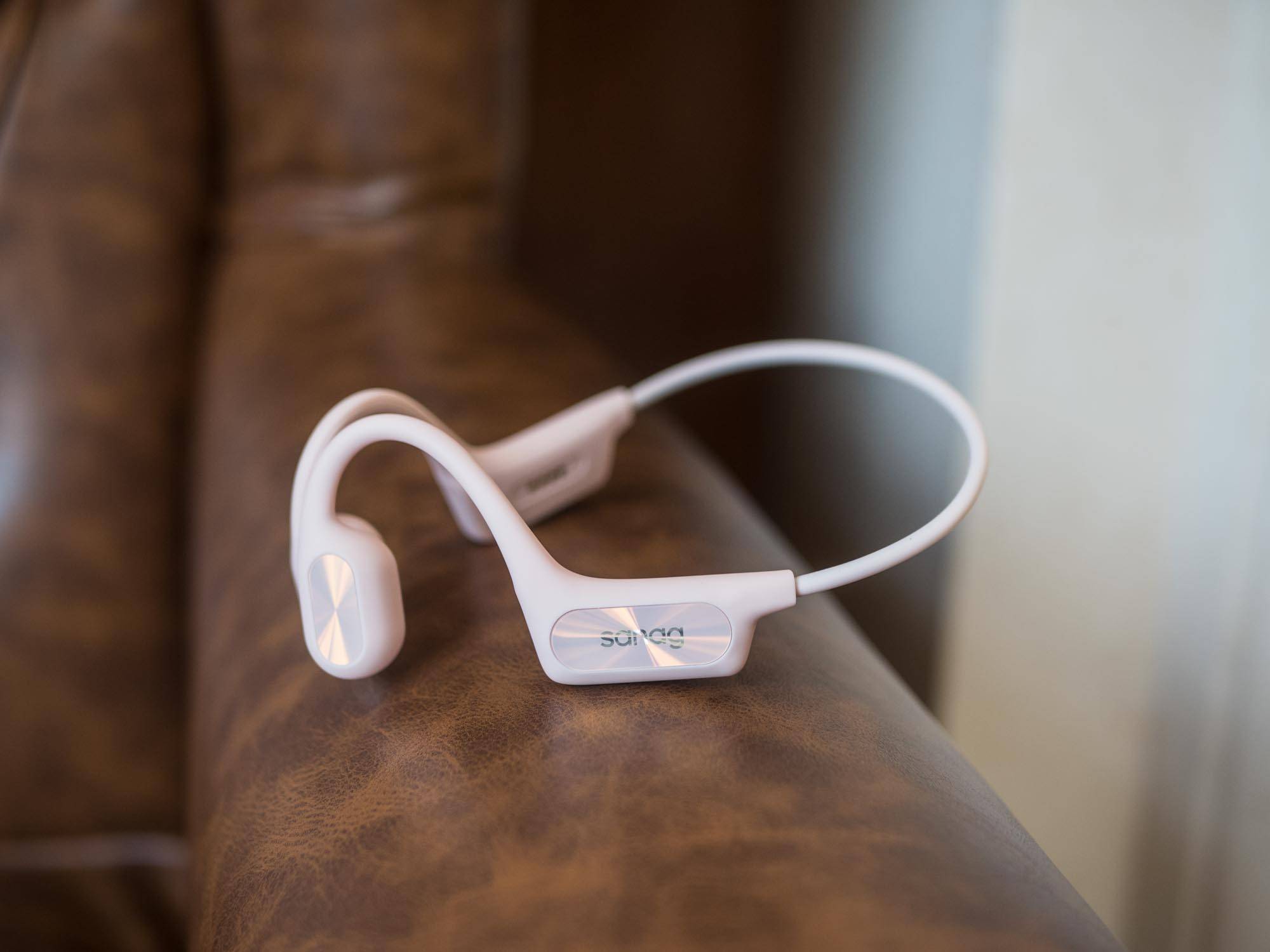 不入耳无震动 更适合户外运动 sanag塞那a50气传导耳机_技术_机身