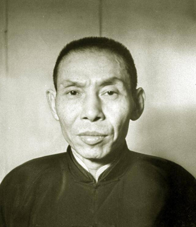 1951年,杜月笙读到黄金荣的悔过书后,长舒一口气连