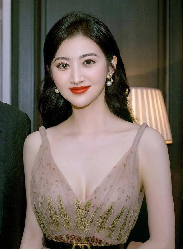 景甜的美可盐可甜,如仙女下凡,网友直呼:爱了_张继科_身材修长_长裙