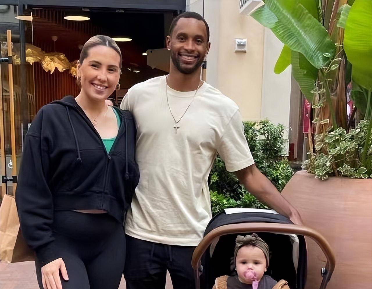 常规赛期间,韩德君,李晓旭和郭艾伦经常因伤缺席.