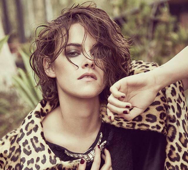 克里斯汀最帅气的女星,裙装裤装都个性,实用型的酷女孩穿搭示范_贝拉