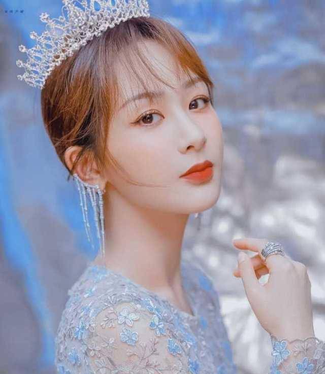 杨紫陷道德绑架,被嘲讽捐得少!