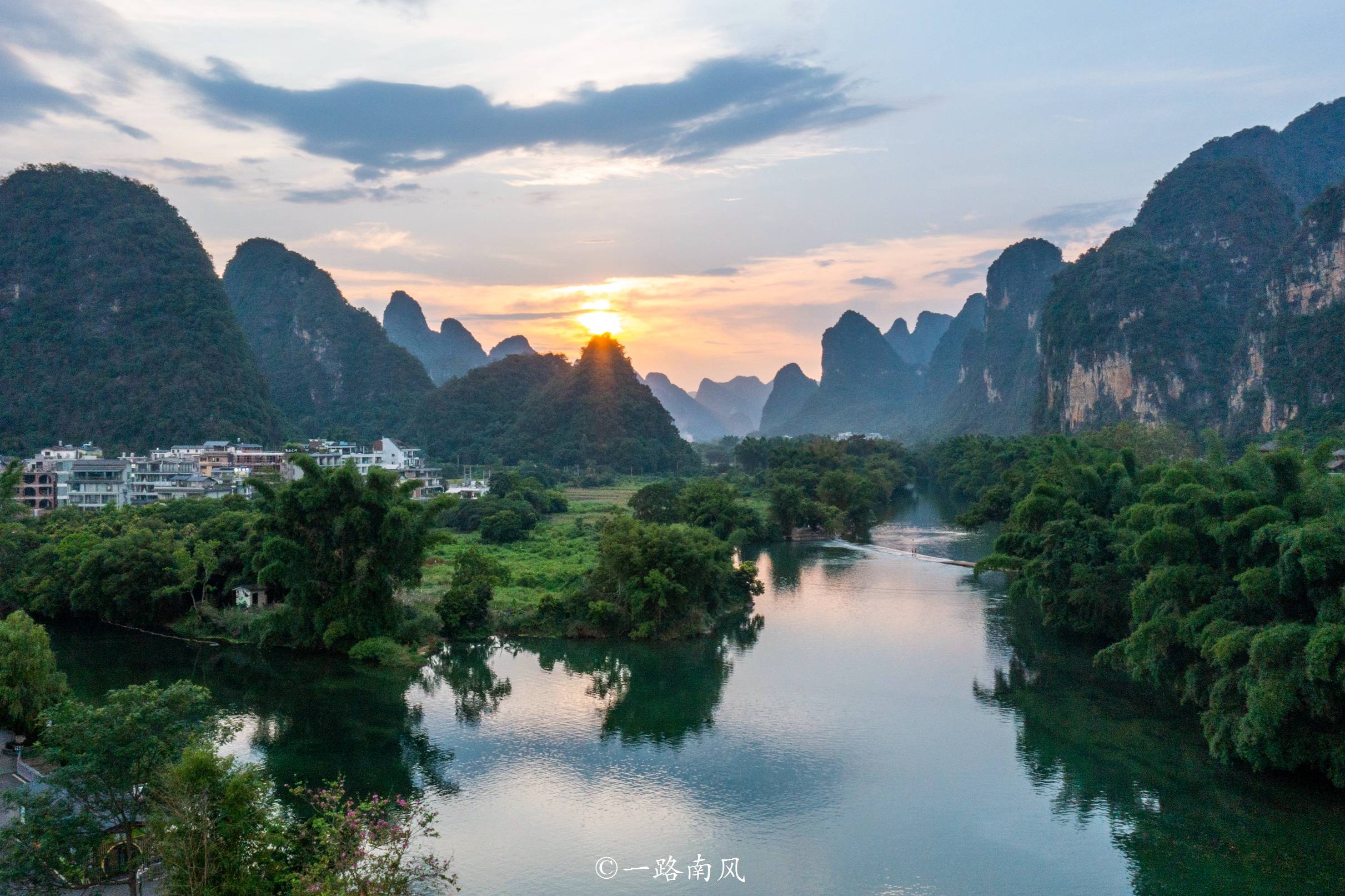 你绝对想不到,桂林遇龙河的夕阳竟如此壮观!_工农桥_阳朔_喀斯特