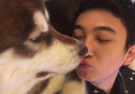 霸道总裁王思聪:宝,我今天去输液了,输的什么液,想你的夜_一宁_女人