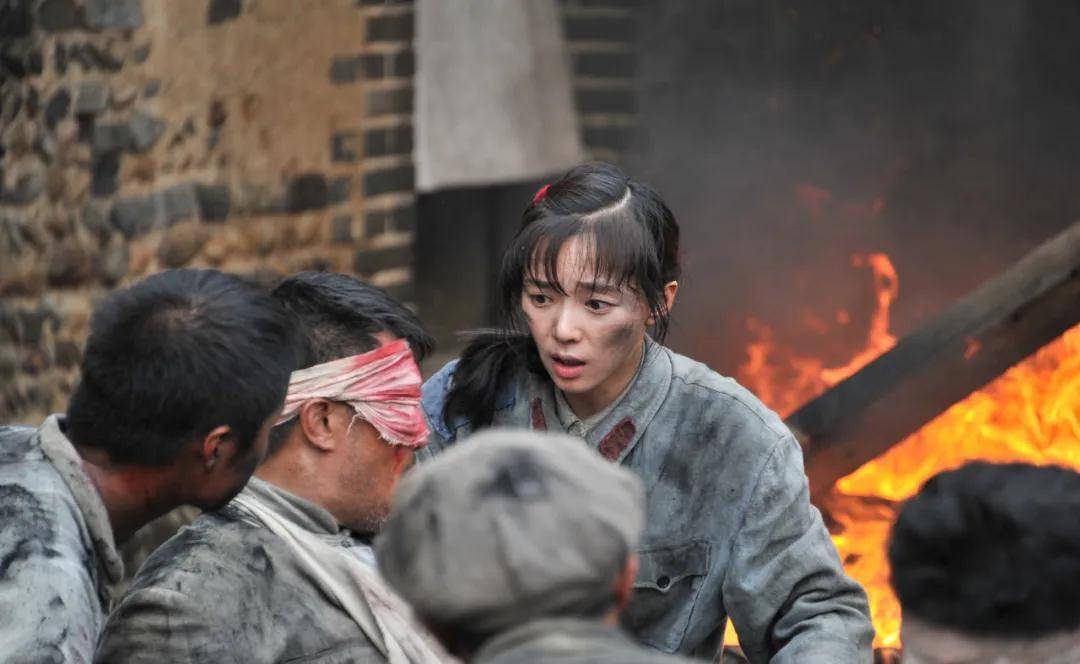 这样的陶慧绝对是一位追求上进的女演员,而且她还有一幅俏丽时尚的