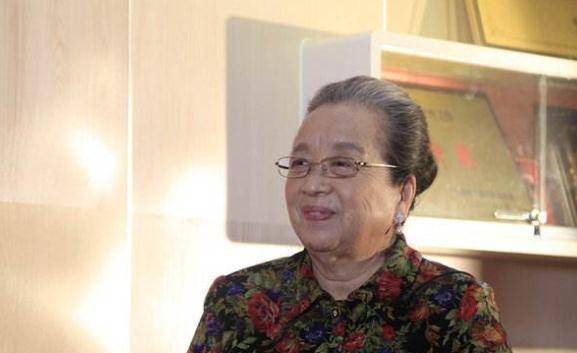 在《还珠格格》热播之后,王启明老师还向我们透露她后来去菜市场买菜